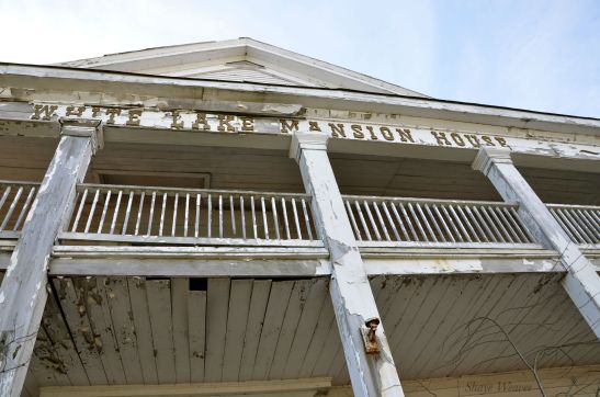 The Opulent White Lake Mansion House The Byline